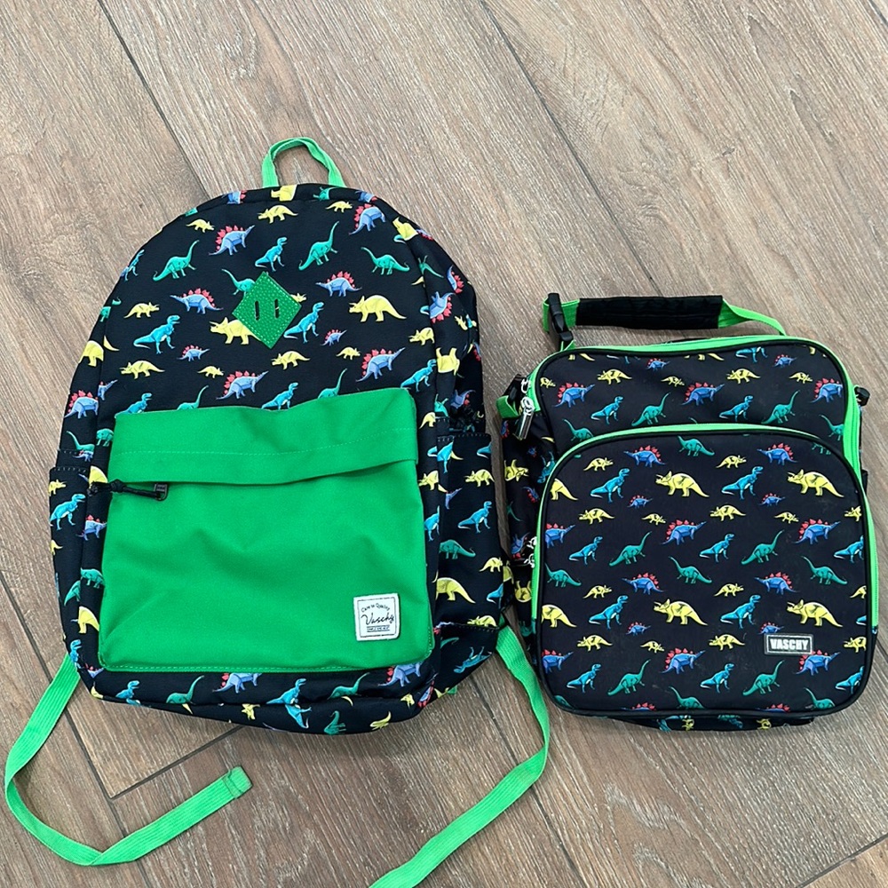 Vaschy dinosaur boys back and matching lunch box. Excellent condition.